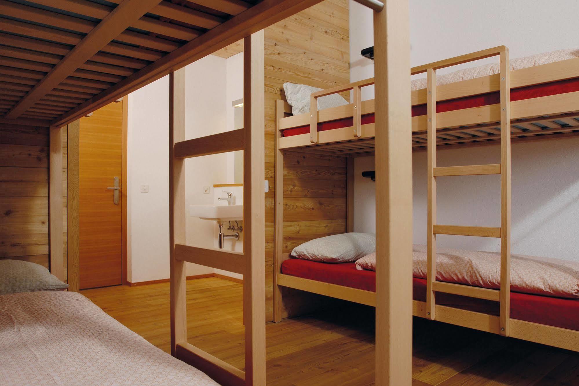 Scuol Youth Hostel Εξωτερικό φωτογραφία