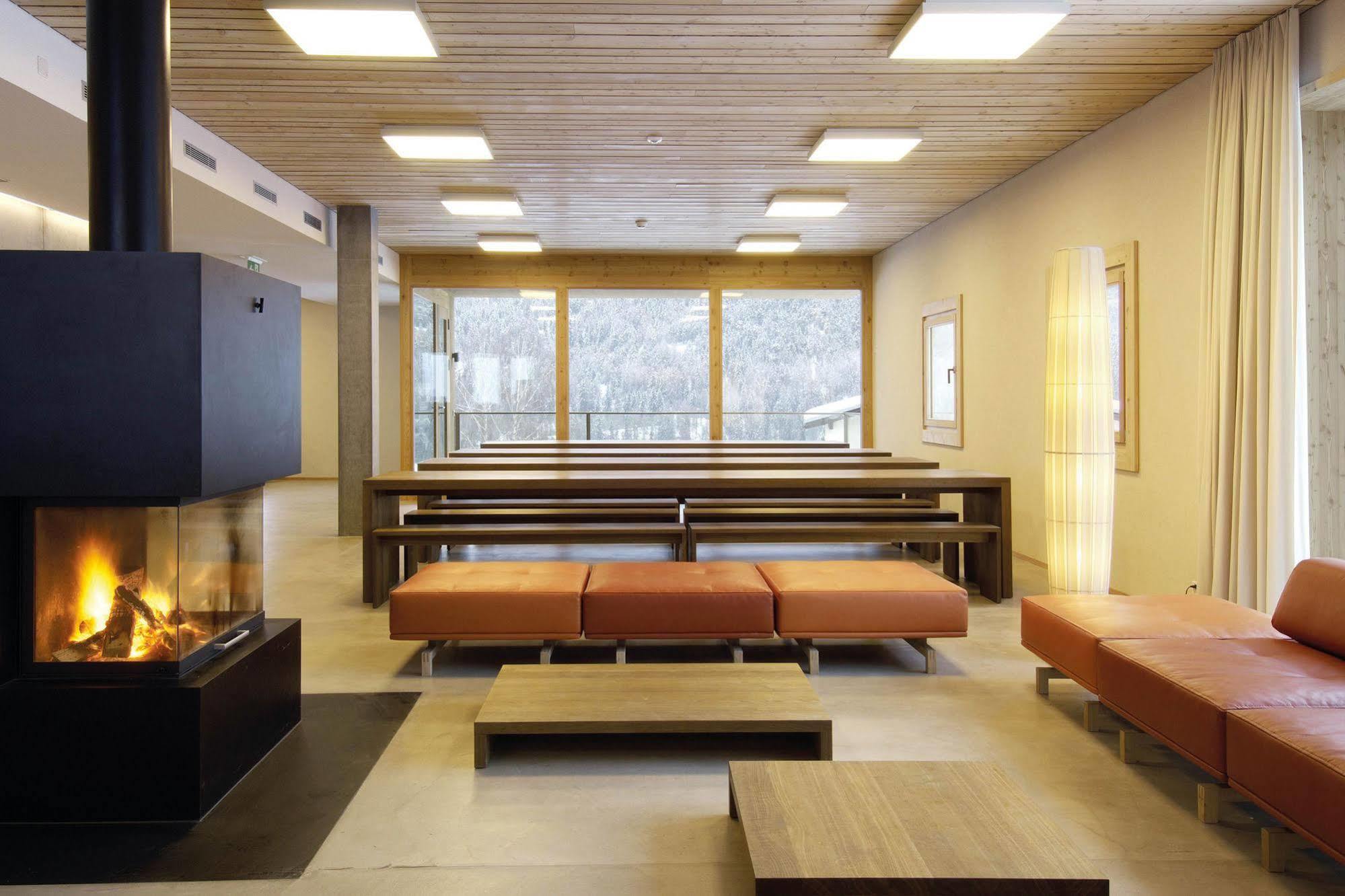 Scuol Youth Hostel Εξωτερικό φωτογραφία